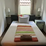 Restaurant- Hotel- Biergarten Haduloha אוטרנדורף